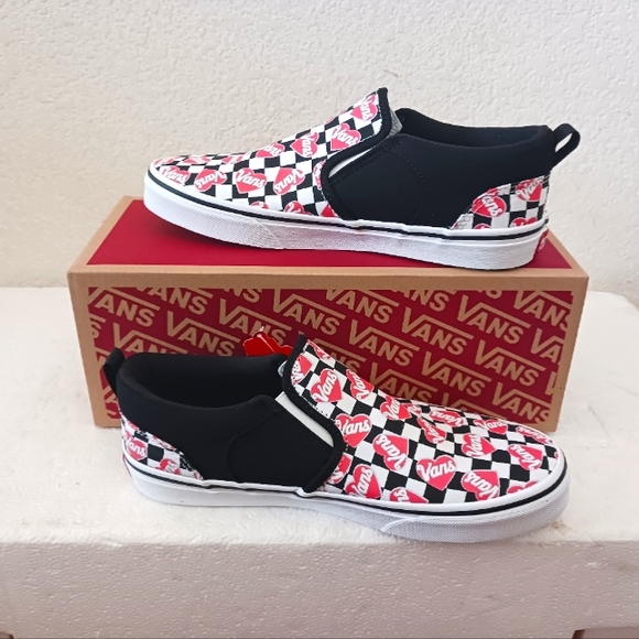 Vans - Picture 2 of 4